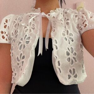 White cropped tie-on